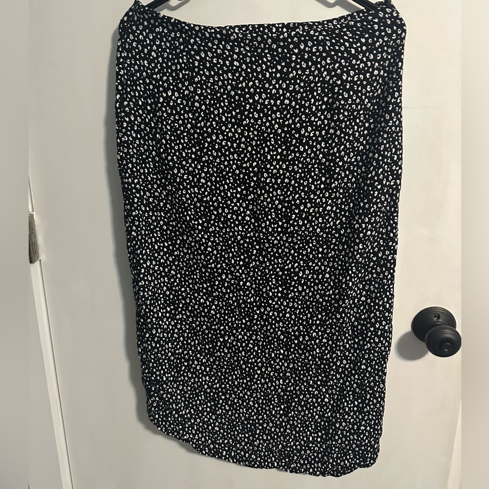 Black and White Skirt Size Large